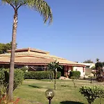 מלון Villaggio Spiagge Rosse קאפו ריצוטו