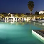 Villaggio Spiagge Rosse מלון 4*