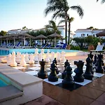 Villaggio Spiagge Rosse מלון 4*