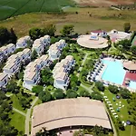Villaggio Spiagge Rosse מלון 4*