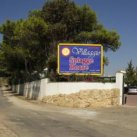 Villaggio Spiagge Rosse מלון