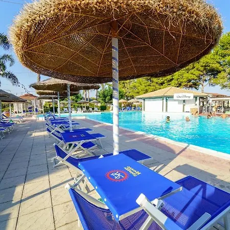 מלון Villaggio Spiagge Rosse
