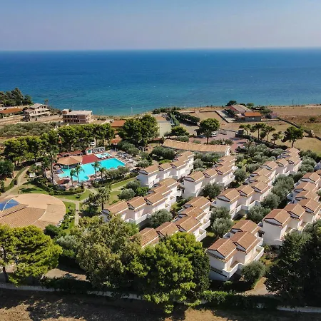 Villaggio Spiagge Rosse Hotel 4*