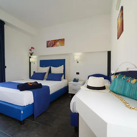 Villaggio Spiagge Rosse מלון 4*
