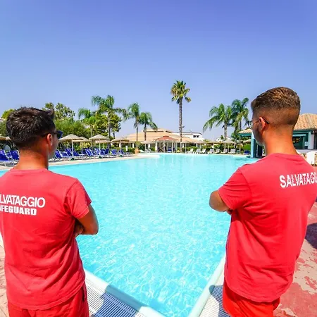 Villaggio Spiagge Rosse 4*