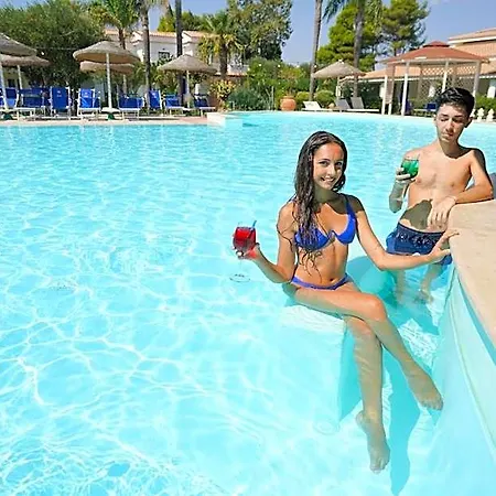 Hotel Villaggio Spiagge Rosse 4*