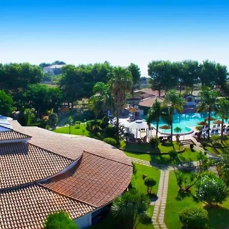 Villaggio Spiagge Rosse ホテル カーポ・リッツート