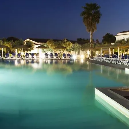 Villaggio Spiagge Rosse ホテル 4*