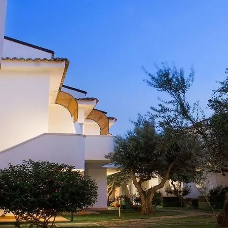 Villaggio Spiagge Rosse מלון