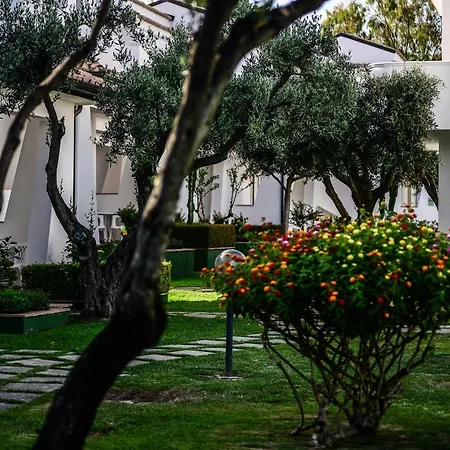 Villaggio Spiagge Rosse Hotel 4*