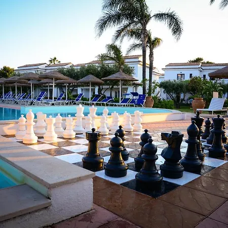 Villaggio Spiagge Rosse מלון 4*