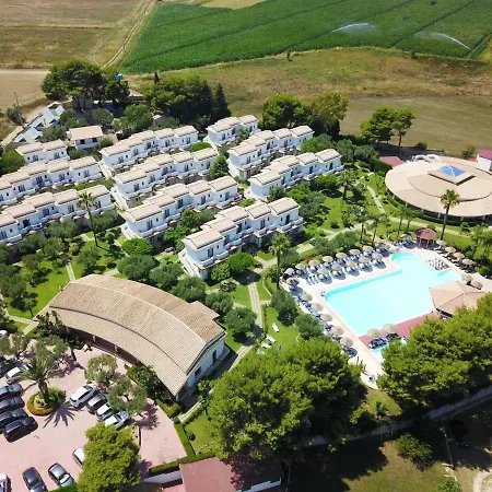 Villaggio Spiagge Rosse カーポ・リッツート