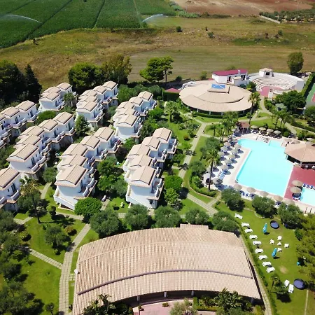 Villaggio Spiagge Rosse ホテル 4*